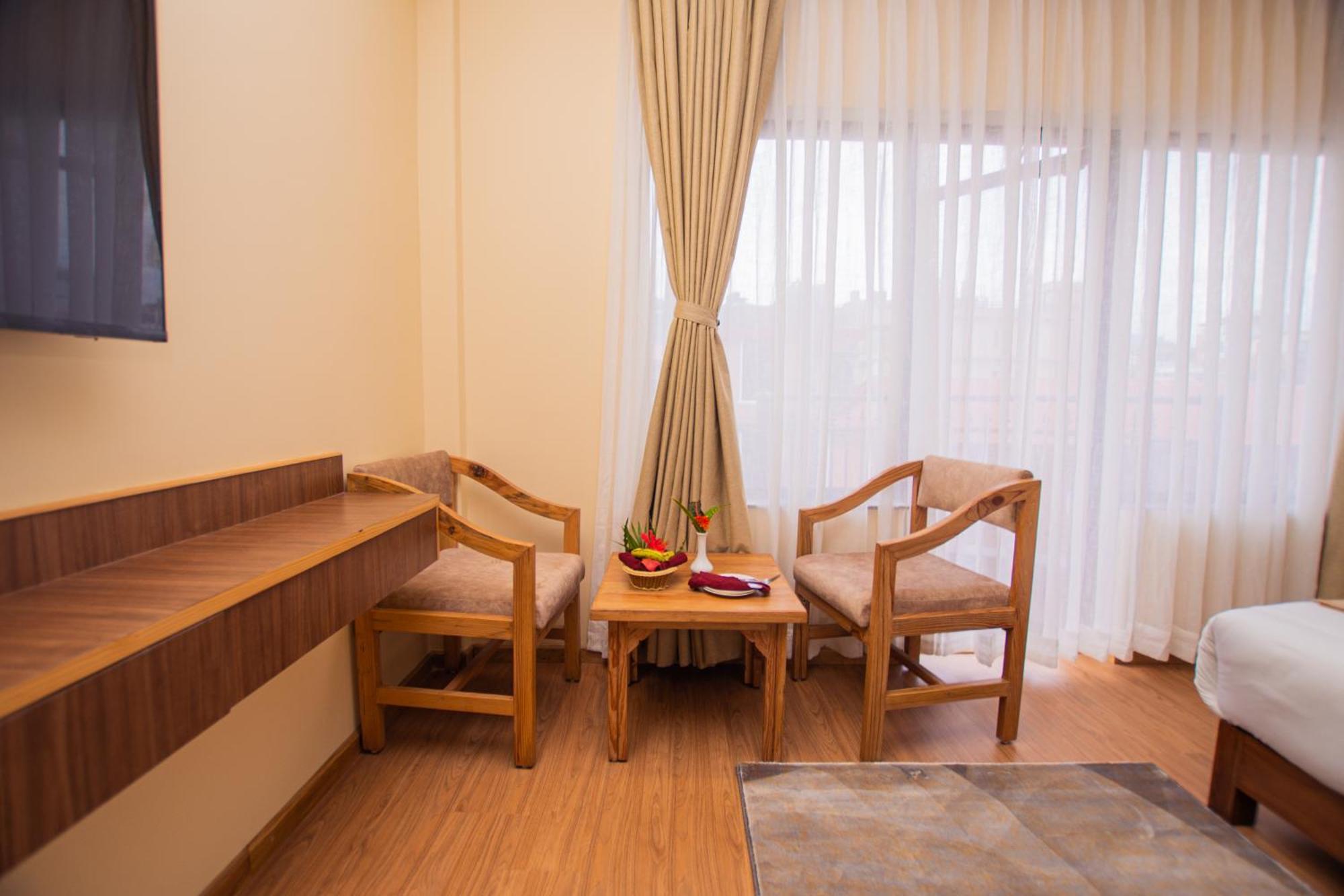 Temple Himalaya Hotel & Spa Pokhara Bagian luar foto