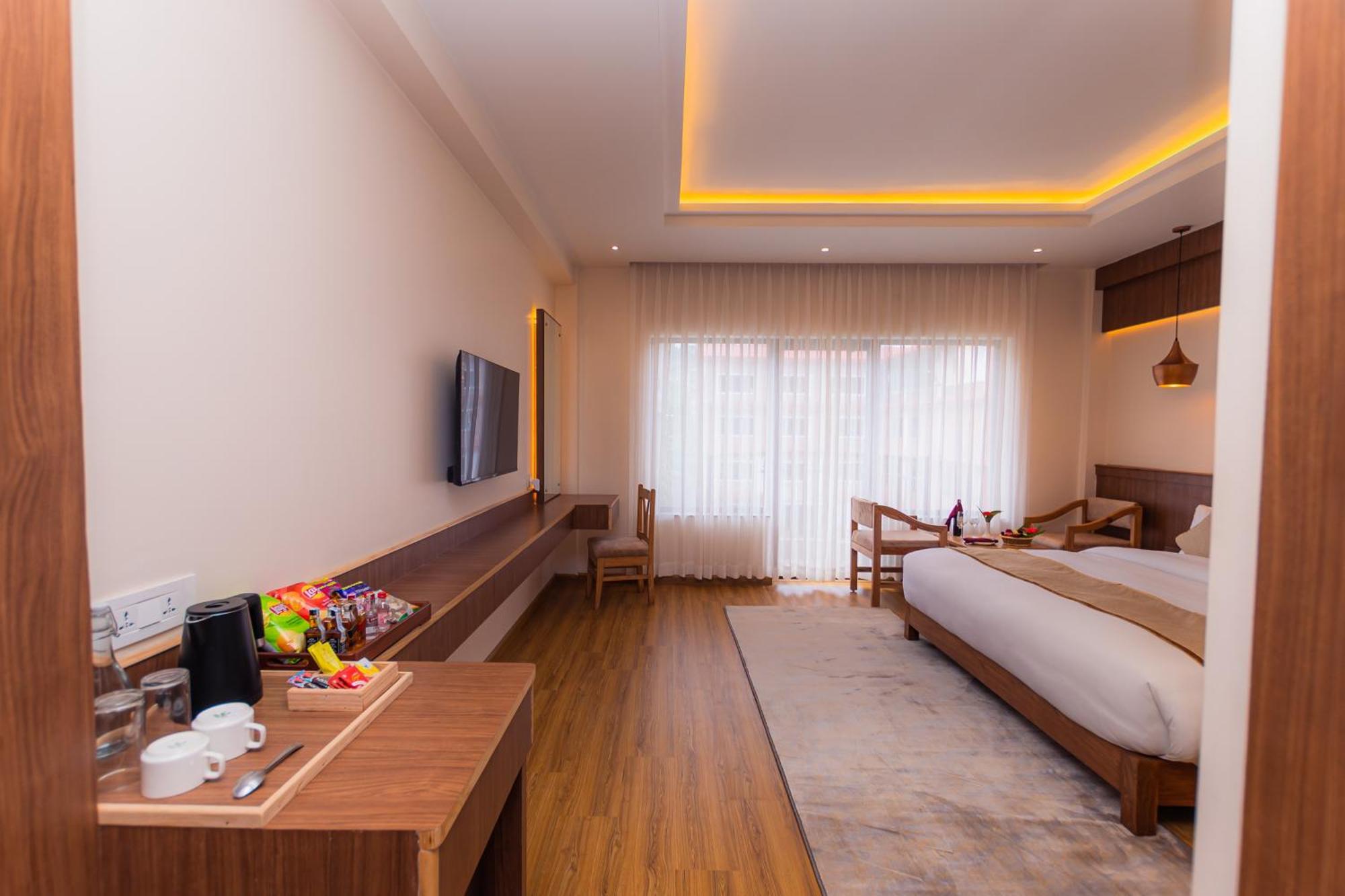 Temple Himalaya Hotel & Spa Pokhara Bagian luar foto